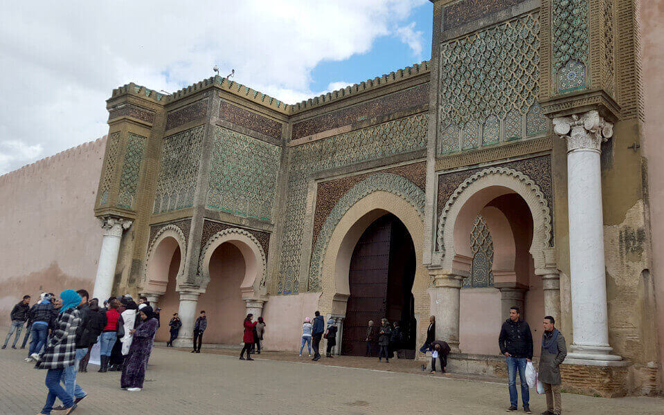 morocco touristic guide meknes door